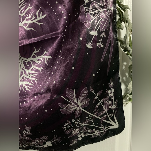 Bottanical Tarot Reading Cloth - Picture 4 of 5